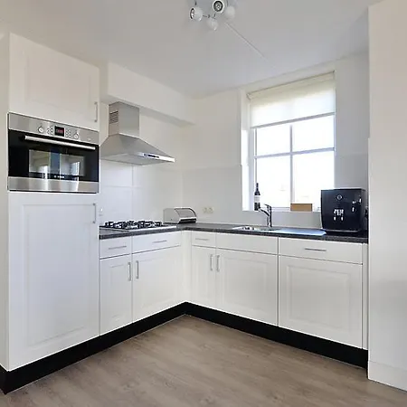 Noordwijk-binnen Sleeps 8 Wifi Holiday home