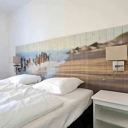 Noordwijk-binnen Sleeps 8 Wifi